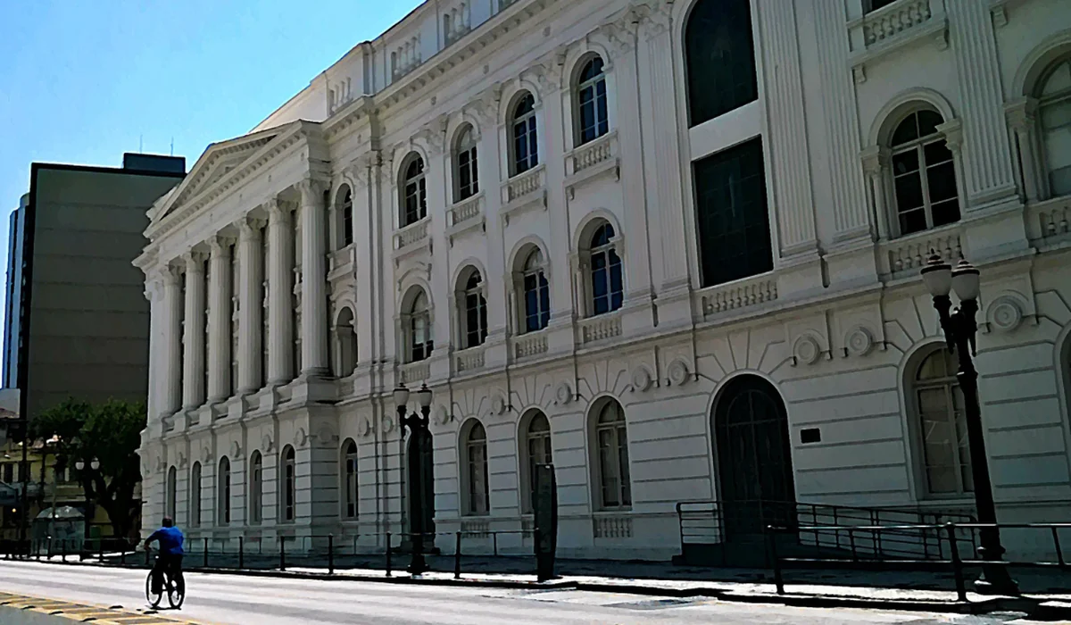 Curitiba: Um Pólo de Inovação Cultural e Gastronômica