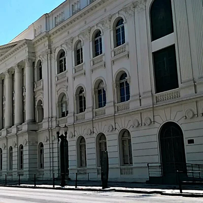 Curitiba: Um Pólo de Inovação Cultural e Gastronômica